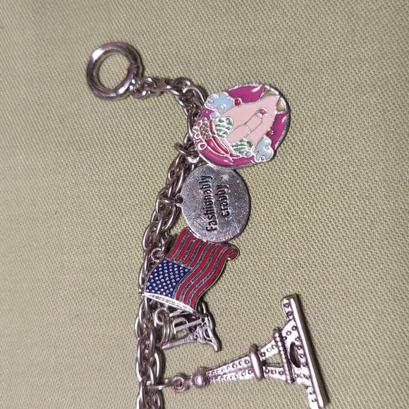 Silver Hallmark charm bracelet - Picture 3 of 5